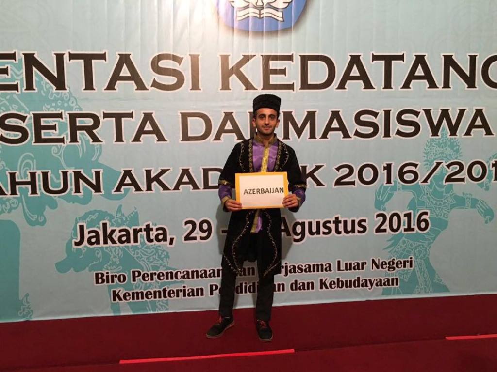Студент Азербайджанского университета языков принял участие в стипендиальной программе в Индонезии