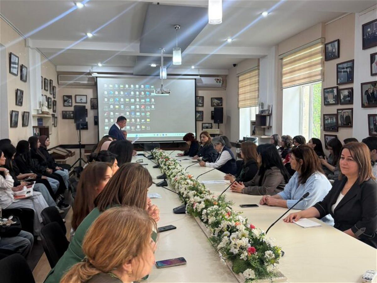 “Heydər Əliyev irsində müasirlik tandemi”  adlı dəyirmi masa keçirilib