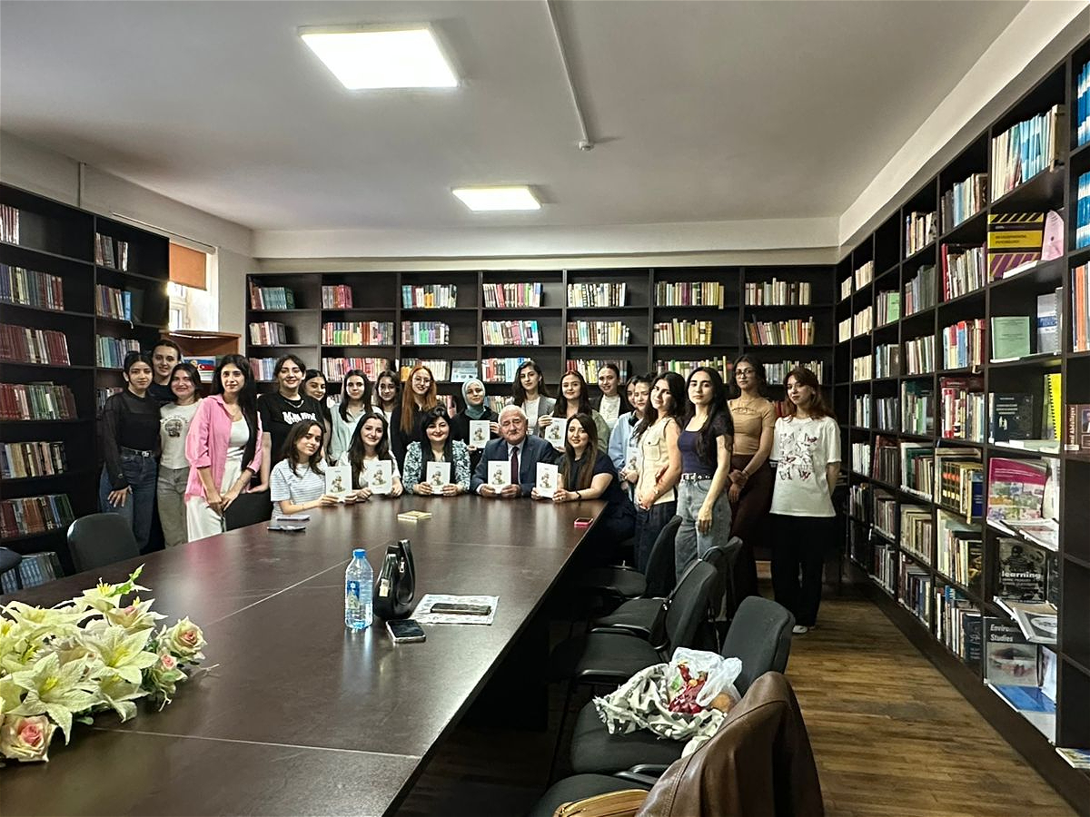 “Yaxşı Dost” adlı kitabın təqdimatı keçirilib