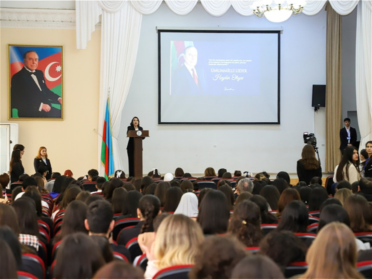 В АУЯ состоялась школьно-студенческая научная конференция