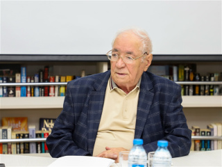 Xalq şairi Vahid Əziz ADU-da qonaq olub