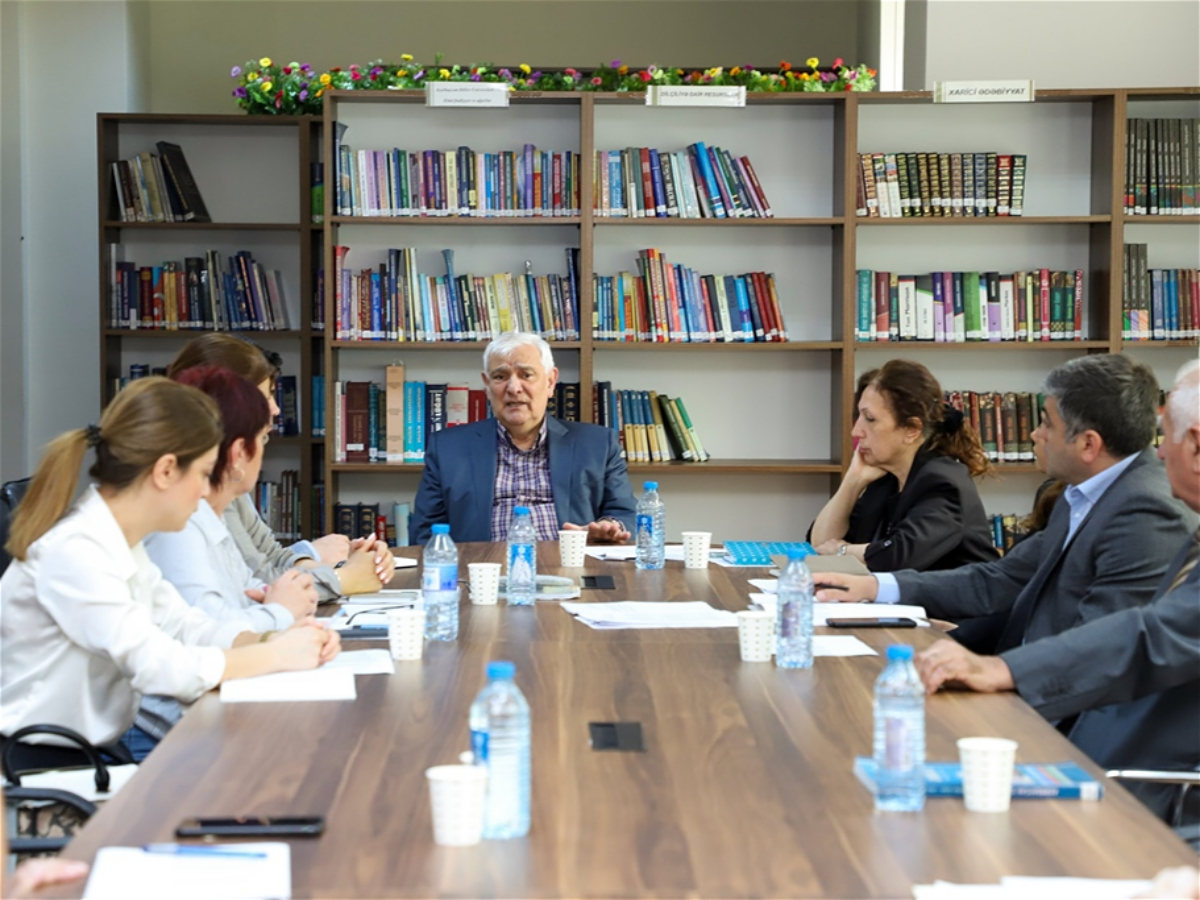 ADU-nun rektoru Müsabiqə Komissiyasının üzvləri ilə görüşüb