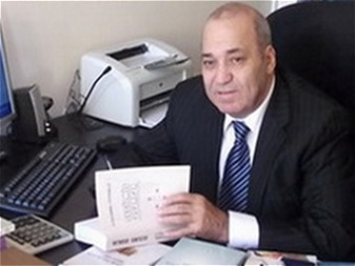 Filol.e.d., prof. Fəxrəddin Yadigar oğlu Veysəlli