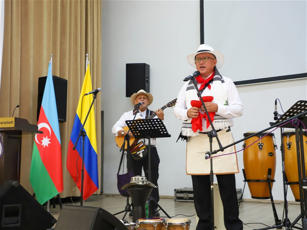 ADU-da Kolumbiya musiqi qrupu “Caña Dulce”nin konserti keçirilib