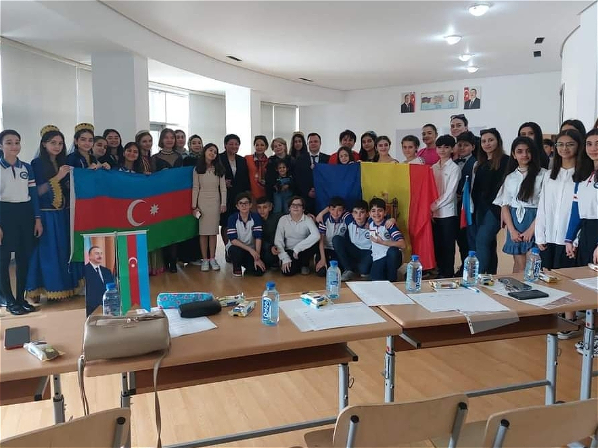 ADU tələbələri Heydər Əliyevin 100 illiyinə həsr olunmuş tədbir keçiriblər