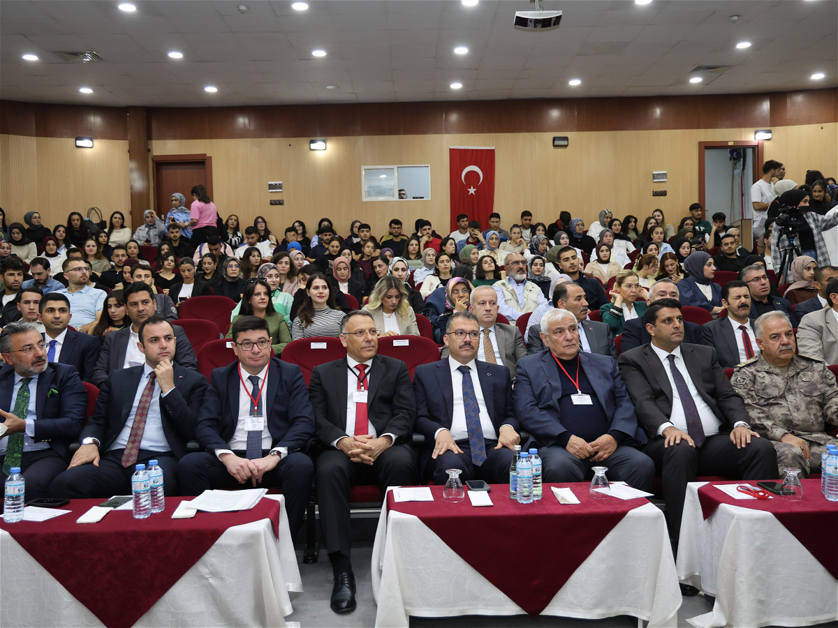 Akademik Kamal Abdullanın İğdırda 75 illik yubileyi ilə bağlı konfrans keçirilib