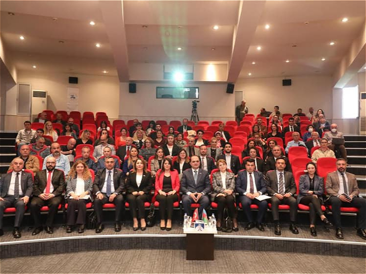 АУЯ и Университет Докуз Эйлюль организовали конференцию, посвящённую 100-летию Общенационального лидера