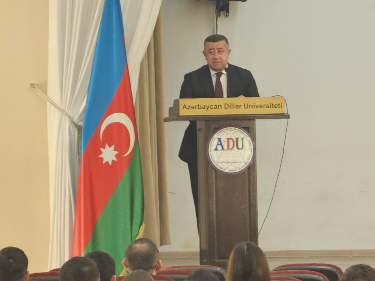 ADU-da açıq mikrofon görüşü keçirilib