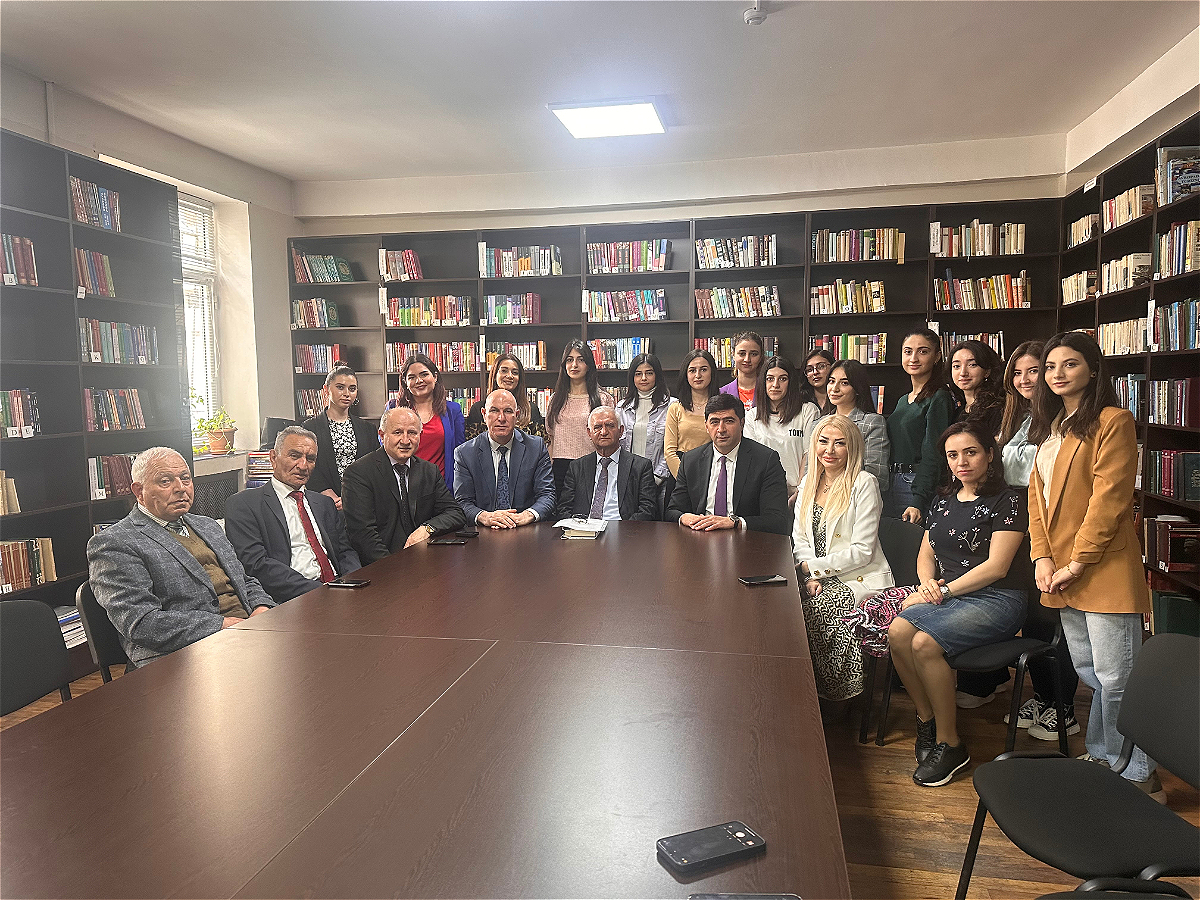 В АУЯ состоялось мероприятие “Мир азербайджанства Гейдара Алиева”