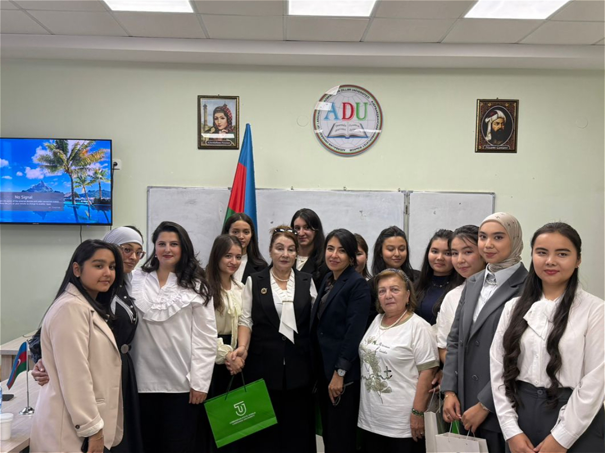 В АУЯ состоялось мероприятие, посвящённое Дню восстановления независимости Азербайджана