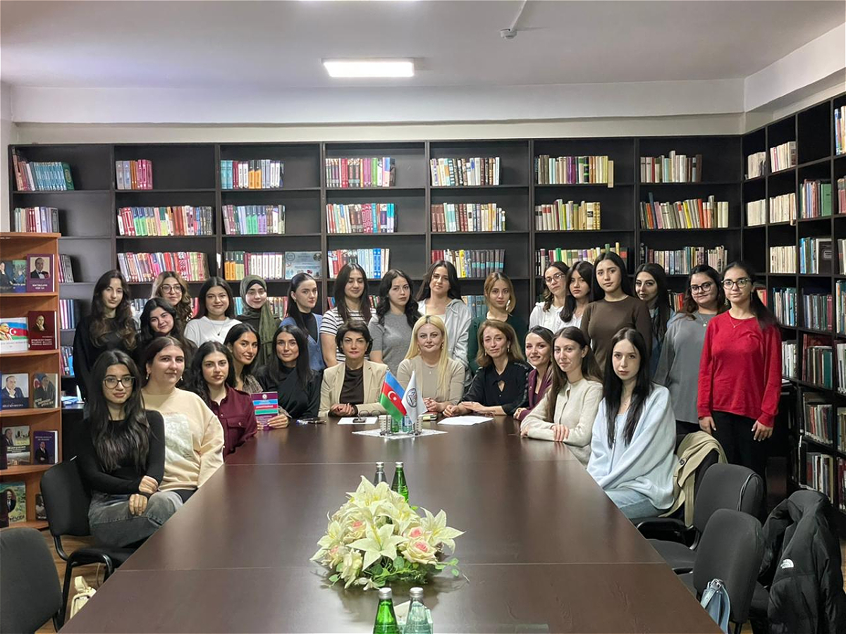 В рамках «Месяца прав ребёнка» в АУЯ состоялся просветительский круглый стол