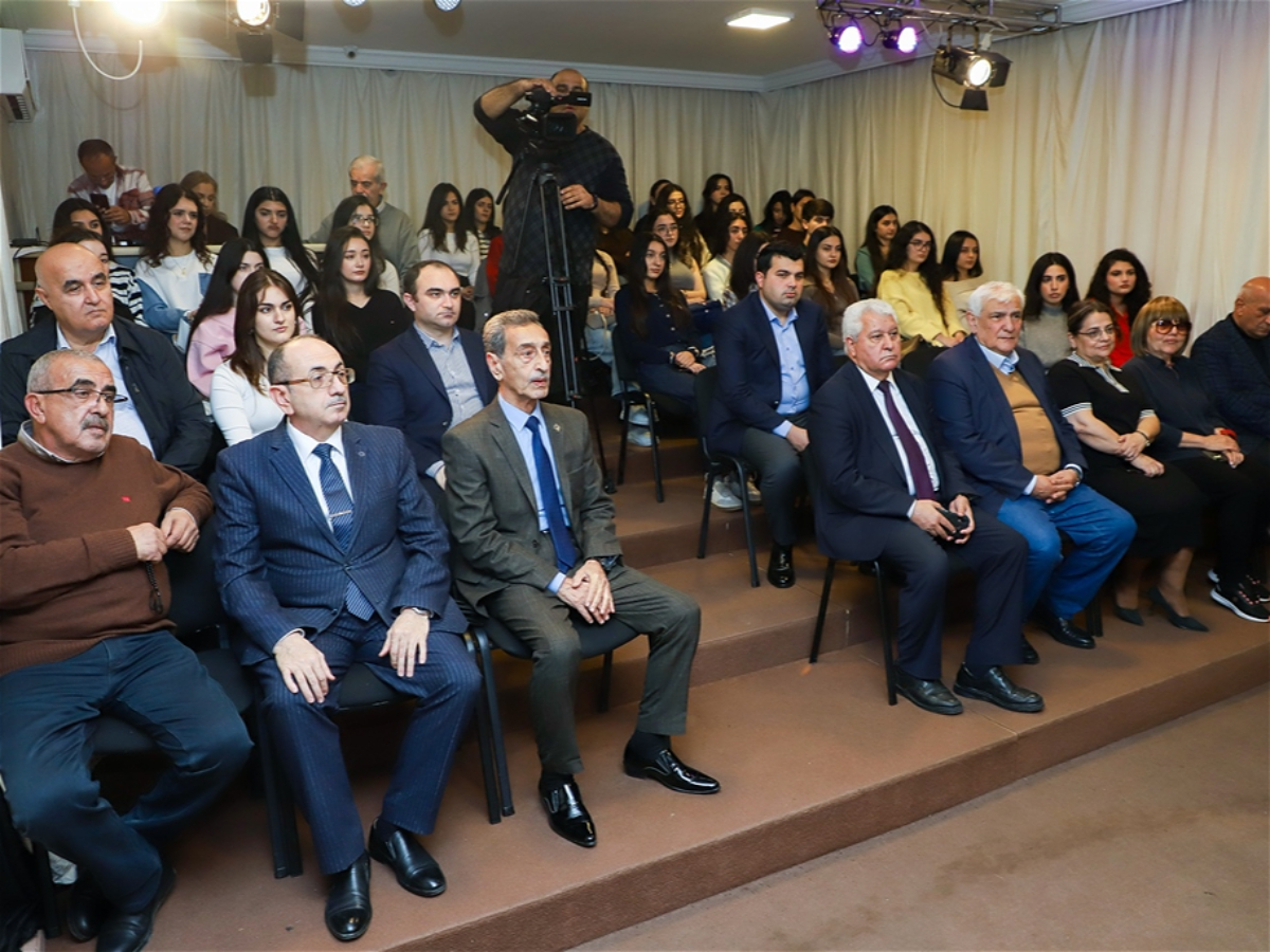 Teatr Xadimləri İttifaqında Kamal Abdullaya həsr olunan tədbir keçirilib 