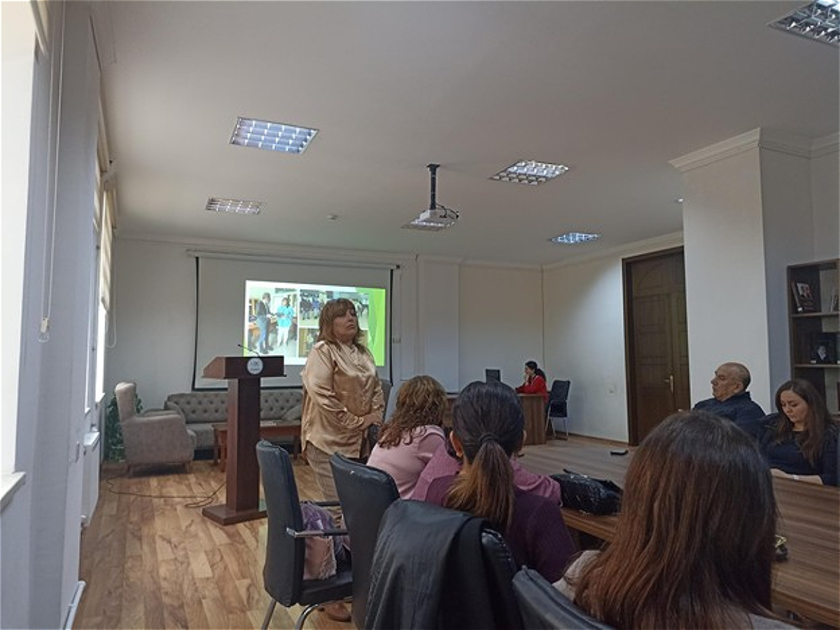 В АУЯ состоялся круглый стол «Стимулирование преподавателей к участию в программах повышения квалификации»