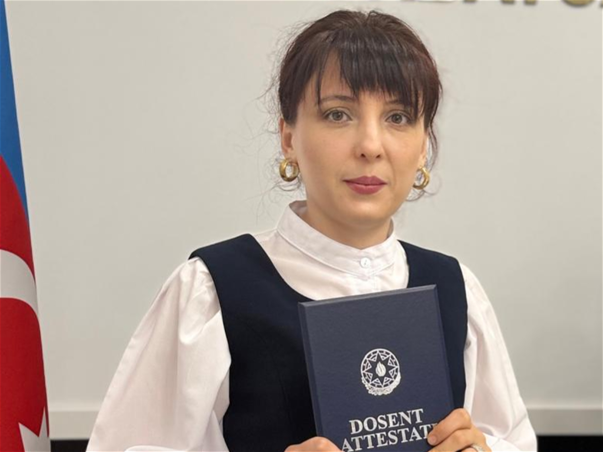 Röya Abdurahmanova dosent elmi adına layiq görülüb