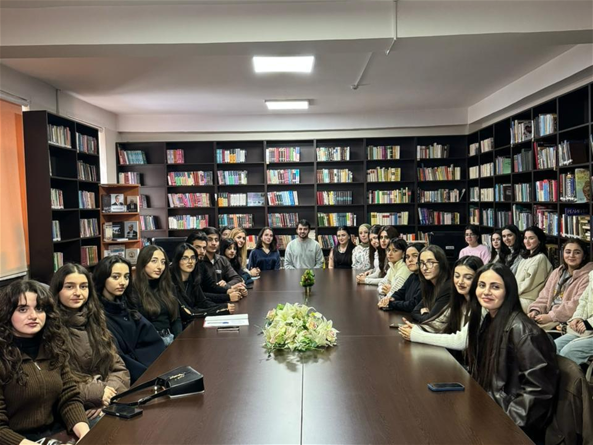  “Süni intellekt və xarici dillər” mövzusunda tədbir keçirilib