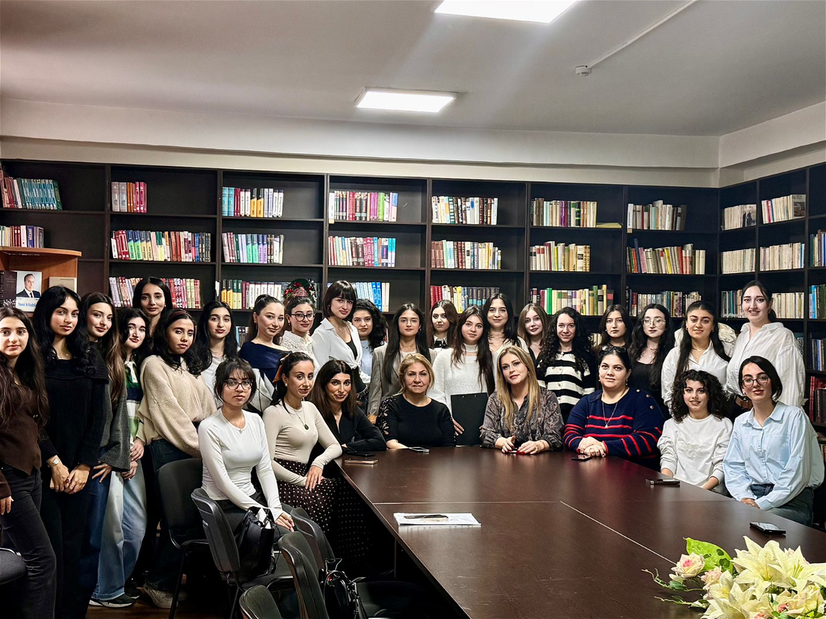 “Rəqəmsal əsrin səssiz çağırışı” mövzusunda elmi-praktik seminar keçirilib
