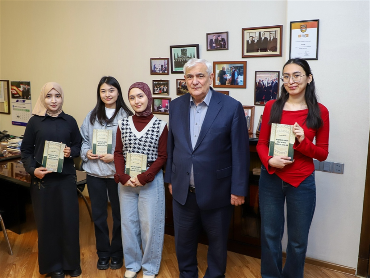 Rektor mübadilə proqramı çərçivəsində təhsil alan tələbələrlə görüşüb
