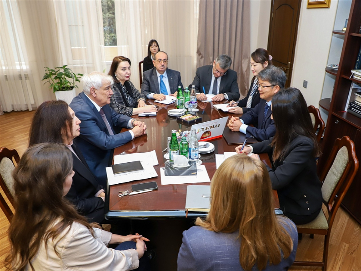 Посол Республики Корея посетил АУЯ