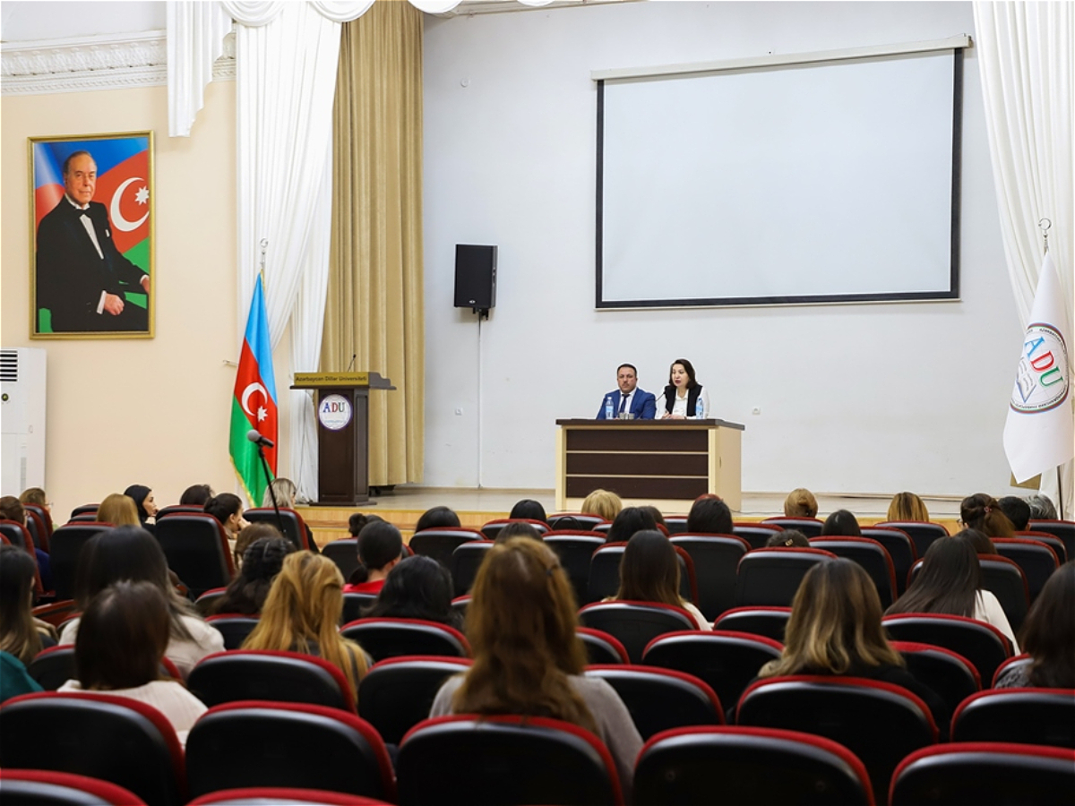 В АУЯ состоялась встреча с магистрантами