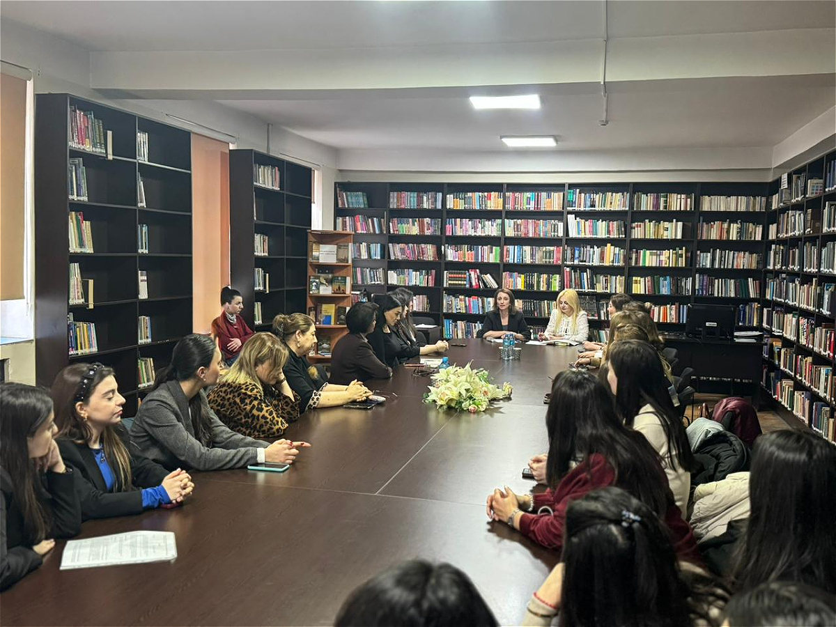 Labor Market for Foreign Language Teaching Discussed at AUL