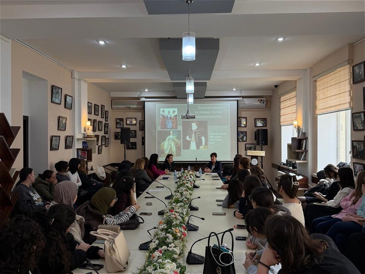Roundtable and Practical Seminar on “Ethnic Style in the Modern Era” Held at AUL