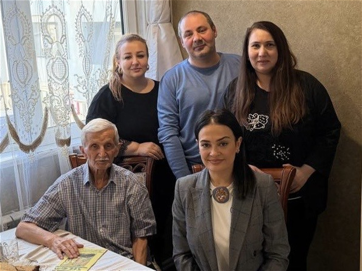 Roman dilləri kafedrası Novruz münasibətilə Hüseynağa Əmirovla görüşüb
