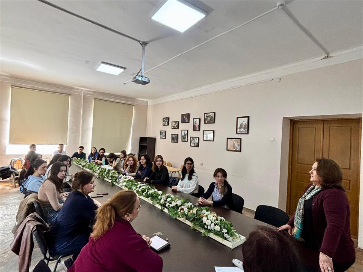 ADU-da Vilayət Hacıyevin xatirəsinə həsr olunmuş dəyirmi masa keçirilib