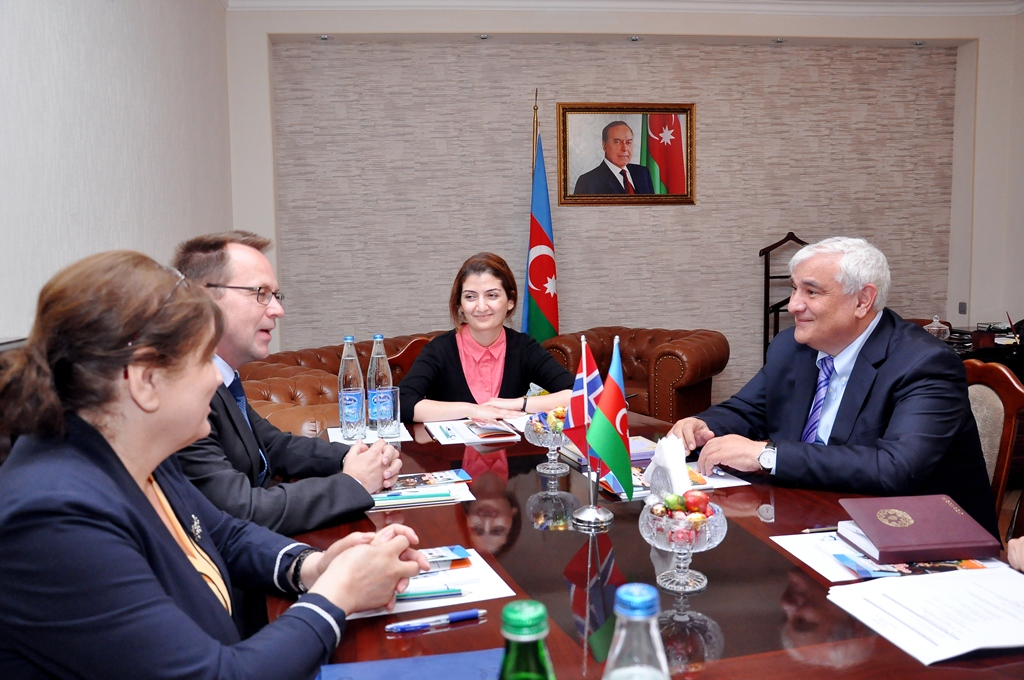 AUL’s rector Kamal Abdulla met with Norway's ambassador