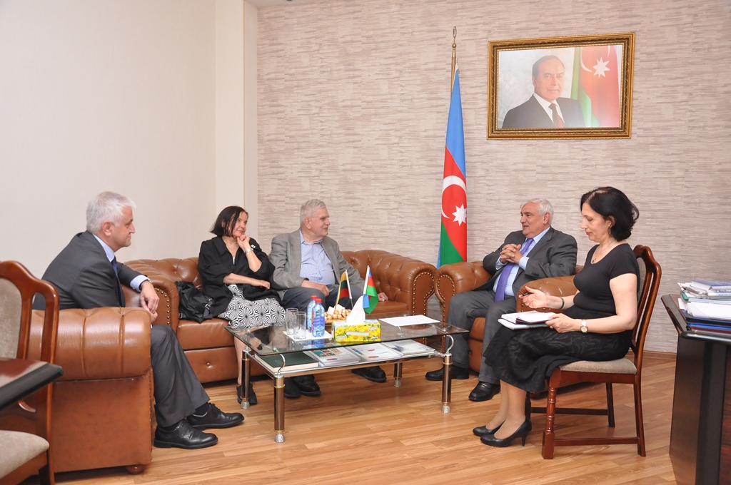 AUL’s rector Kamal Abdulla met with Lithuanian writer and ambassador