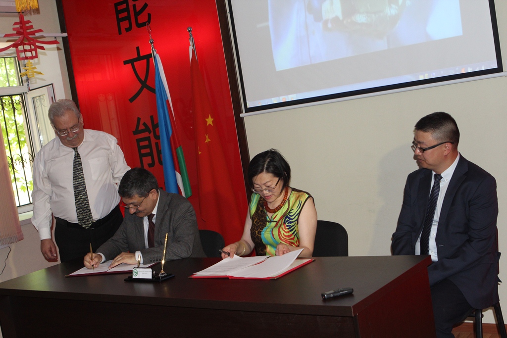 An agreement was signed between Confucius Institute within AUL and the National Culinary Center