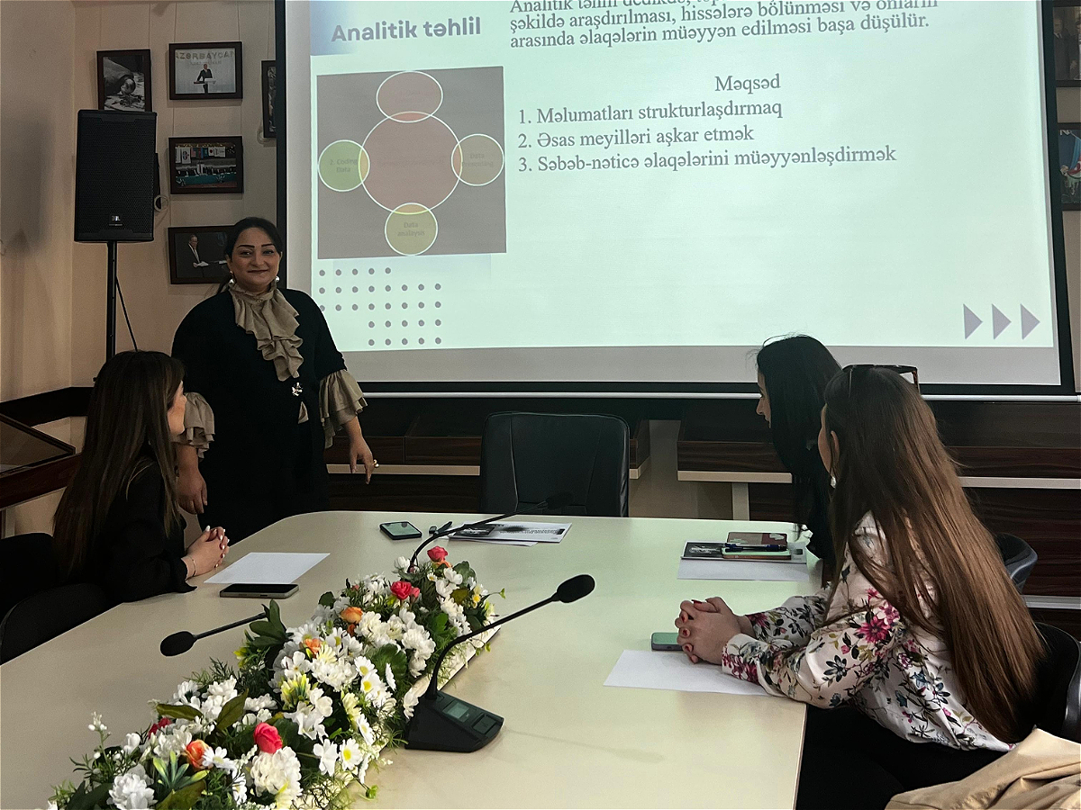A seminar on analytical and comparative analysis methods in pedagogical research was held