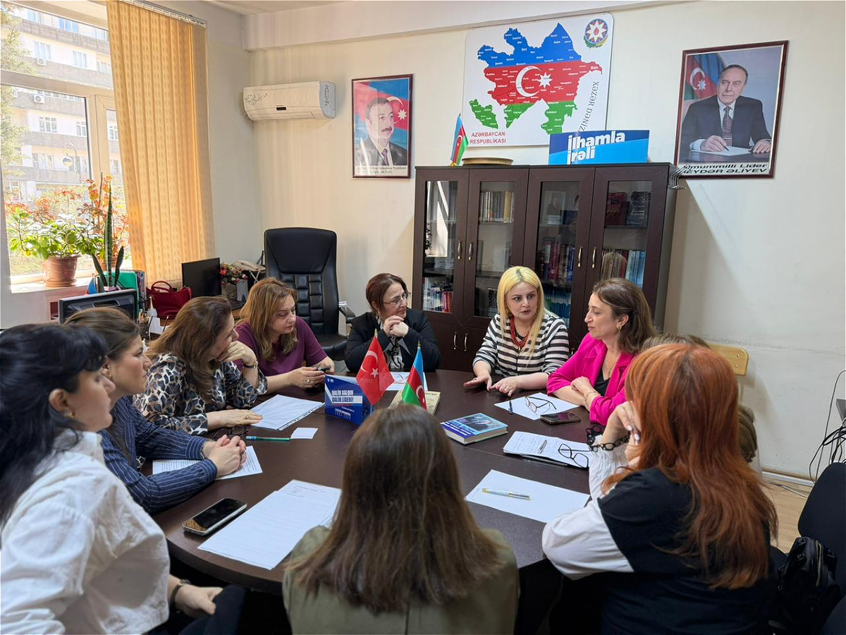 В АУЯ состоялся круглый стол, посвящённый лексической чистоте языка