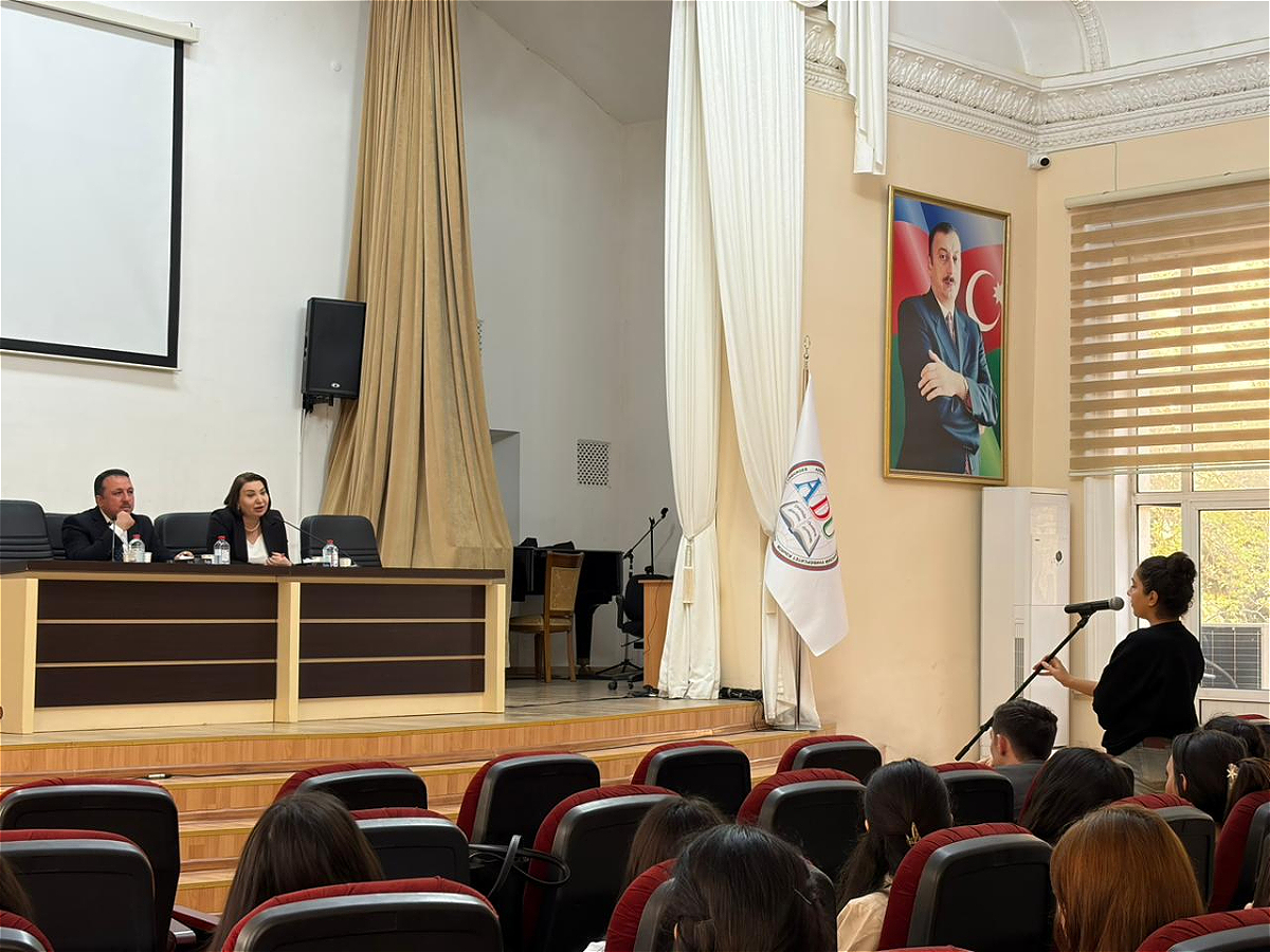 В АУЯ состоялась встреча с магистрантами