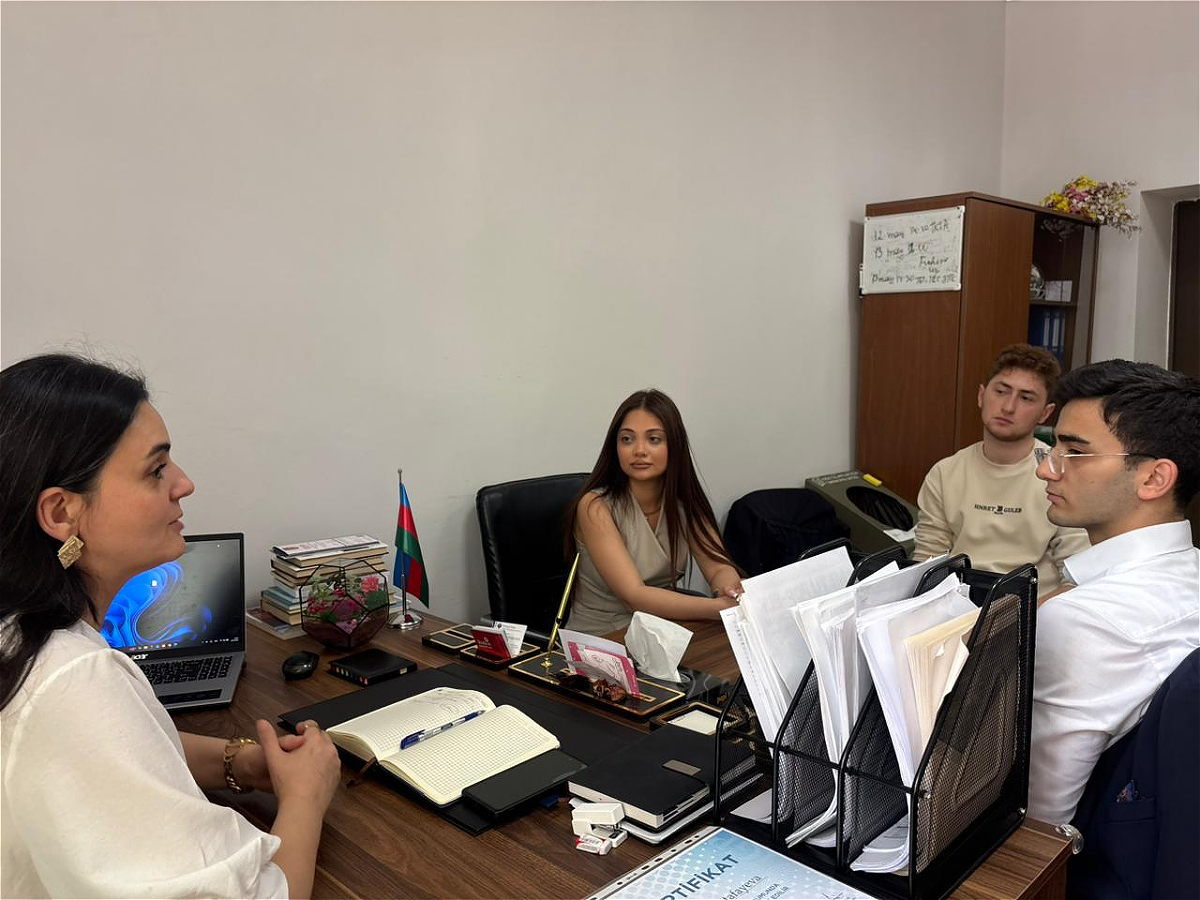 Meeting Held at AUL to Strengthen Cooperation with Students and Alumni