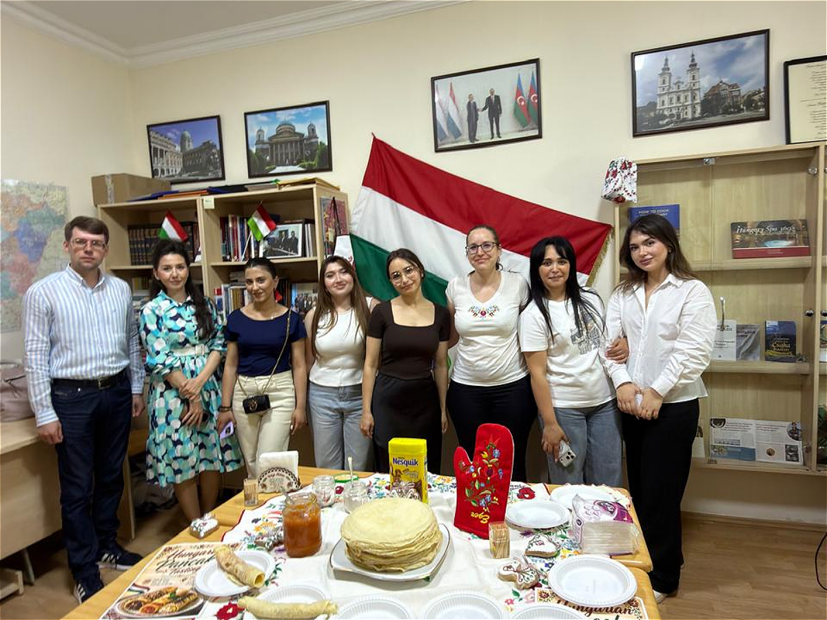 В АУЯ состоялась дегустация венгерских блинчиков