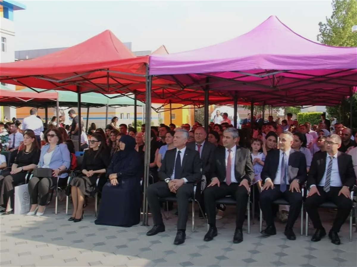 ADU nümayəndələri Biləsuvar Təhsil Kompleksinin “Son Zəng” tədbirində iştirak ediblər