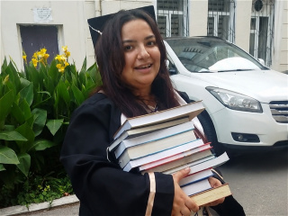В АУЯ в честь Дня выпускника выпускникам были подарены книги