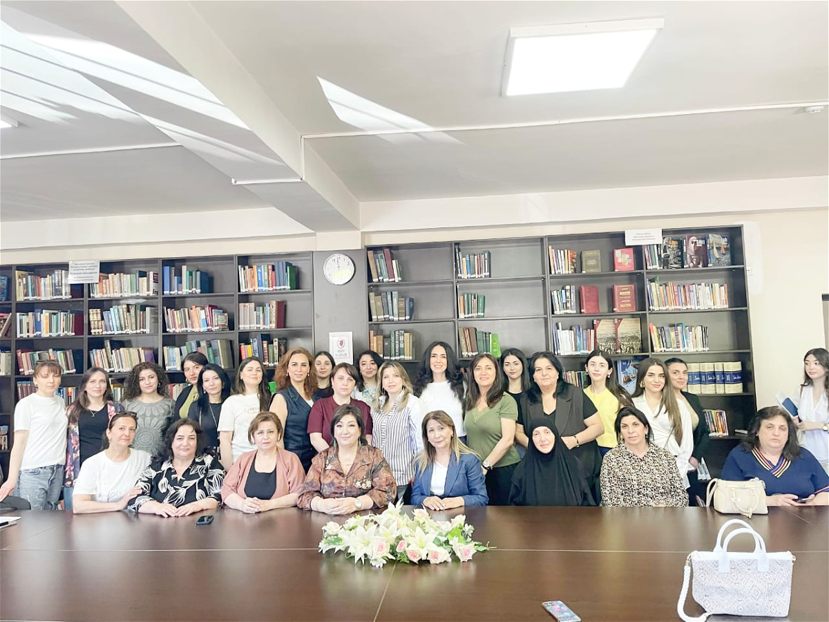 ADU-da “Poeziyada deyktik elementlərin müqayisəli təhlili” adlı elmi seminar keçirilib