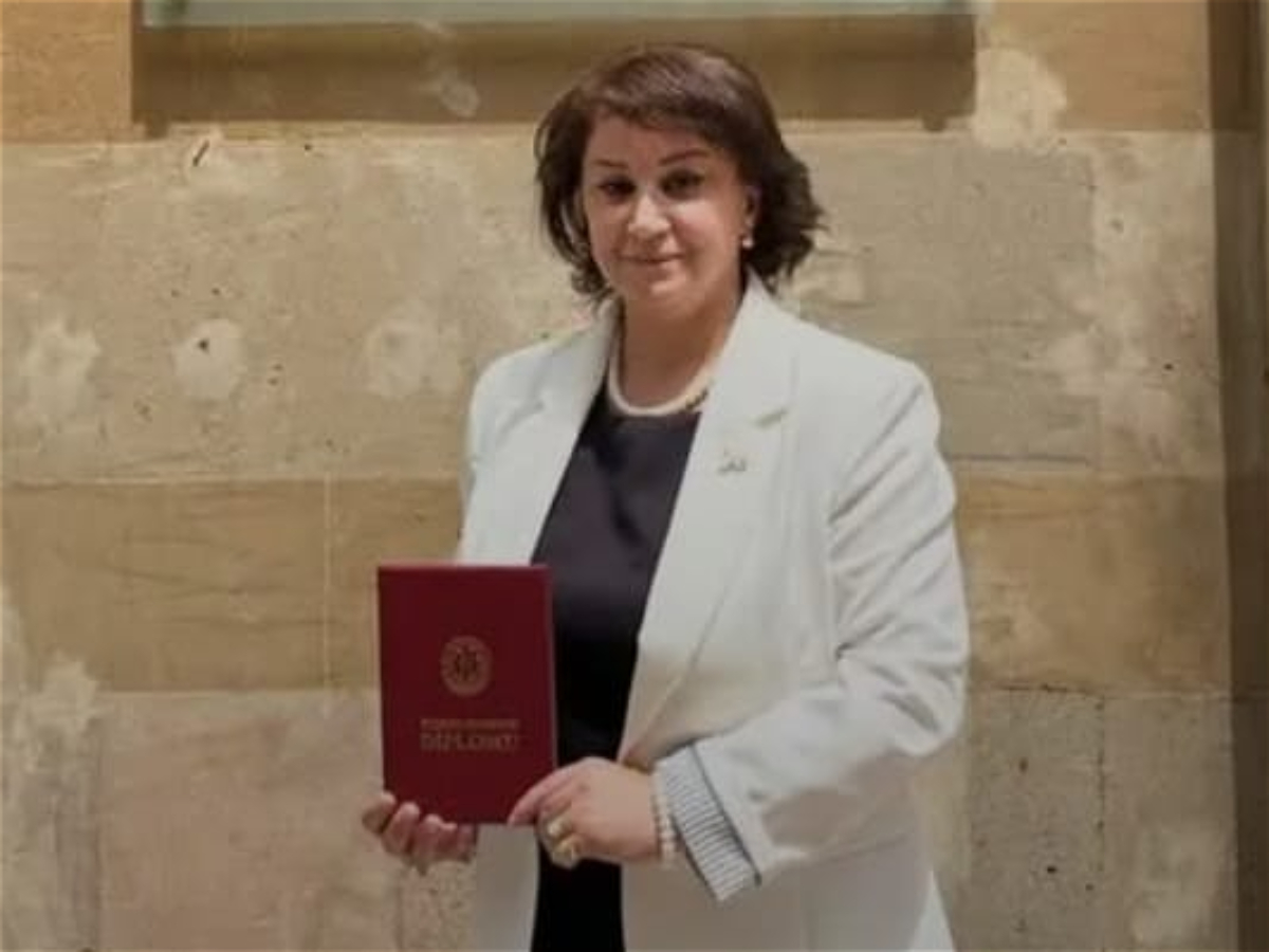 Aytən Allahverdiyevaya filologiya elmləri doktoru elmi dərəcəsi verilib