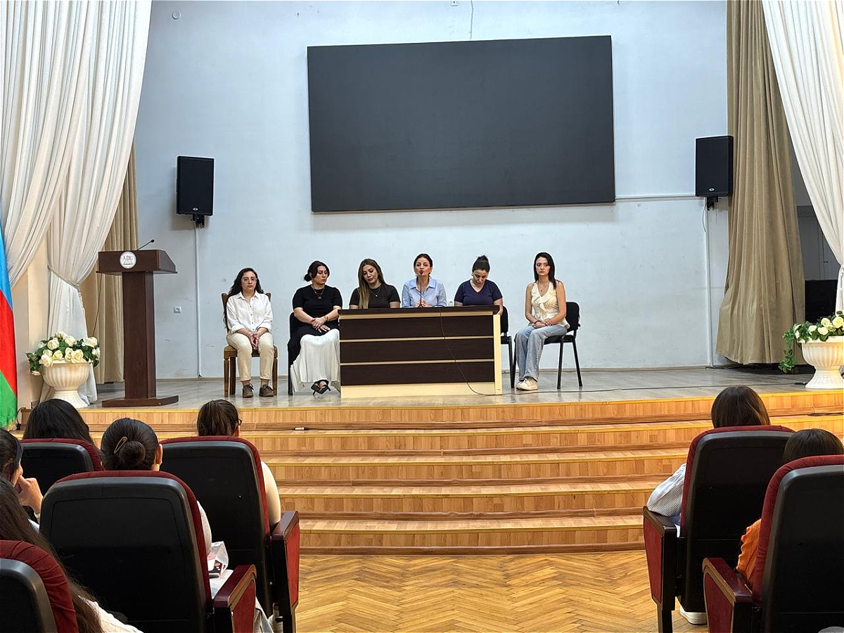 Meeting Held with First-Year Students of the Faculty of Philology