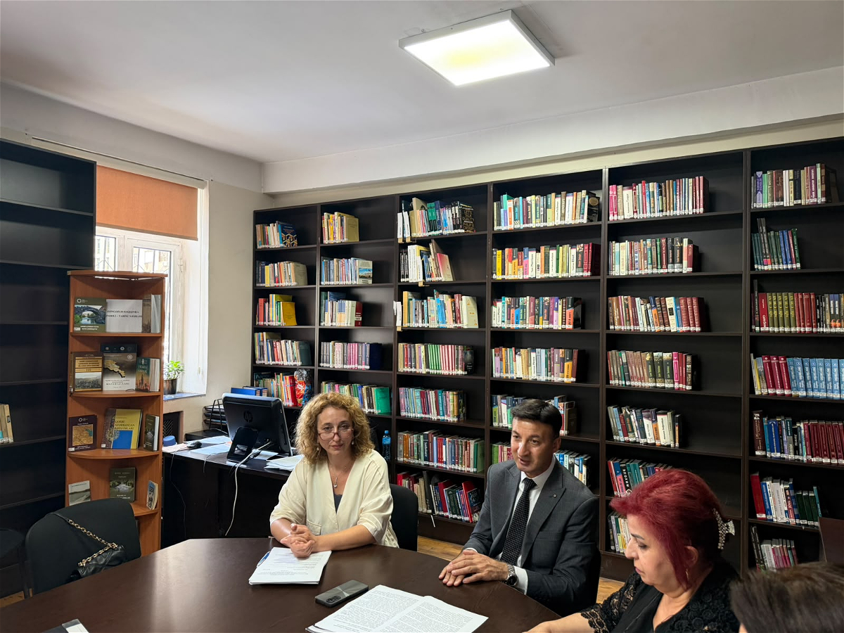 ADU-da sülh və sosial ədalət mövzusunda dəyirmi masa keçirilib