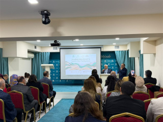 ADU rektoru Anadolu Məktəbinin yazar və oxucuları ilə görüşüb