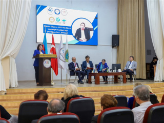 IV Beynəlxalq Türk dili və ədəbiyyatının tədrisi simpoziumu çərçivəsində panel iclas 