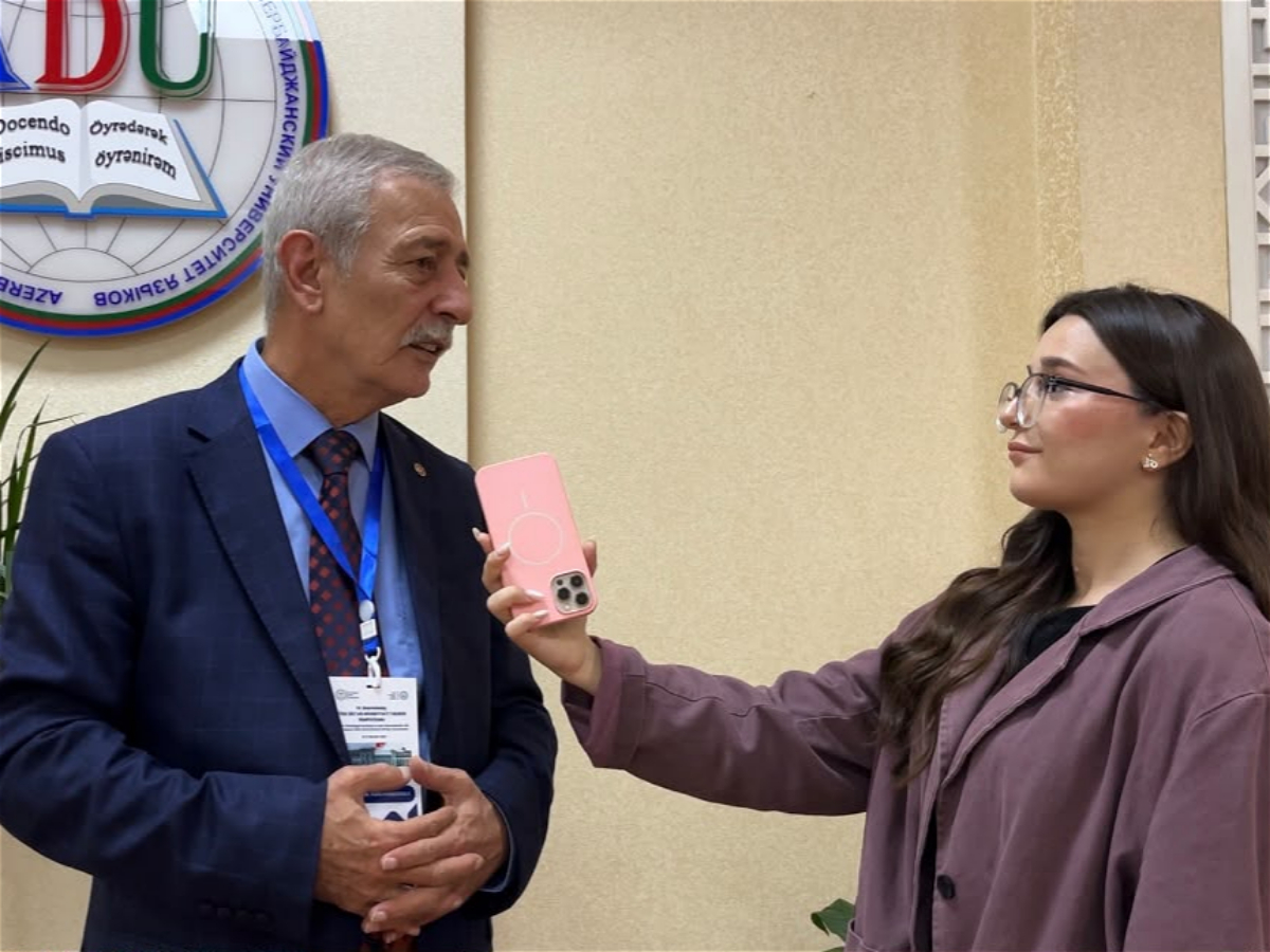 Professor Fatih Kirişçioğlu: "Simpozium yüksək səviyyədə təşkil olunub"