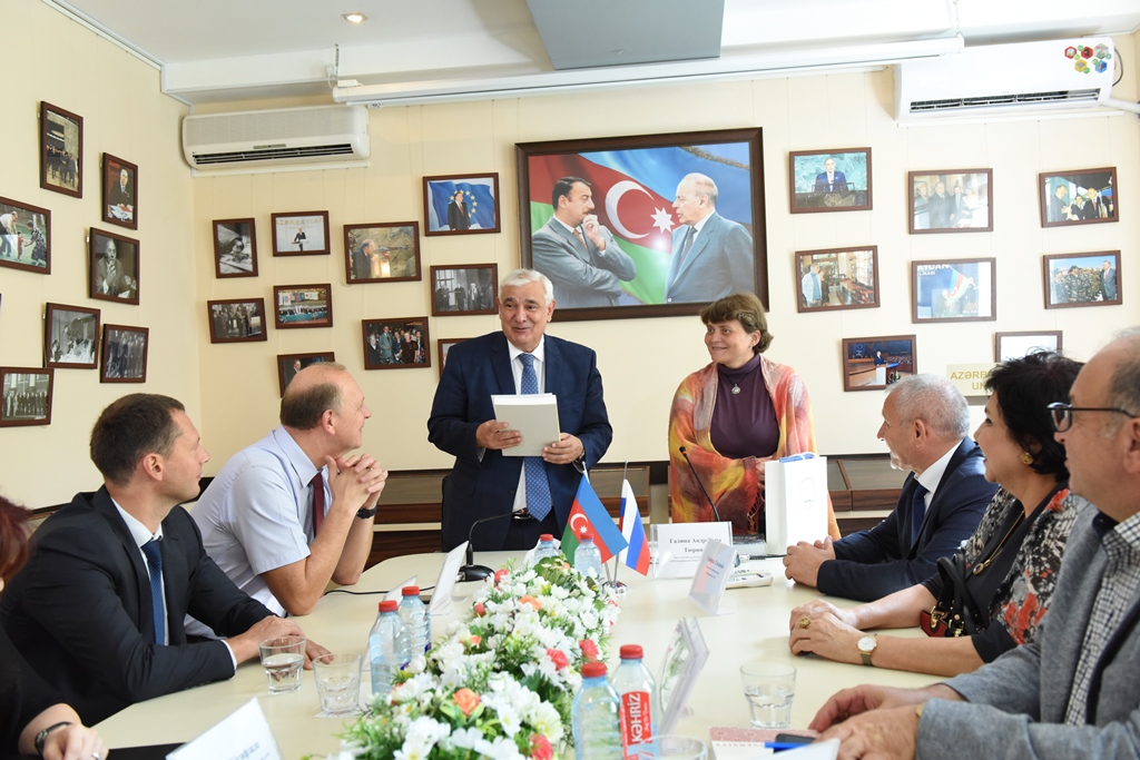 A round table dedicated to the memory of Alexander Solzhenitsy was held at AUL.