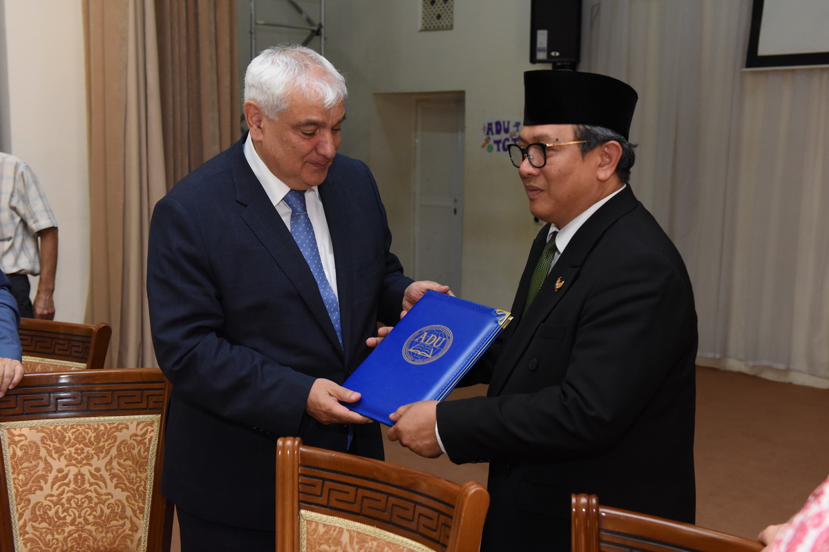 The Ambassador of Indonesia was awarded the title of Honorary Professor of AUL