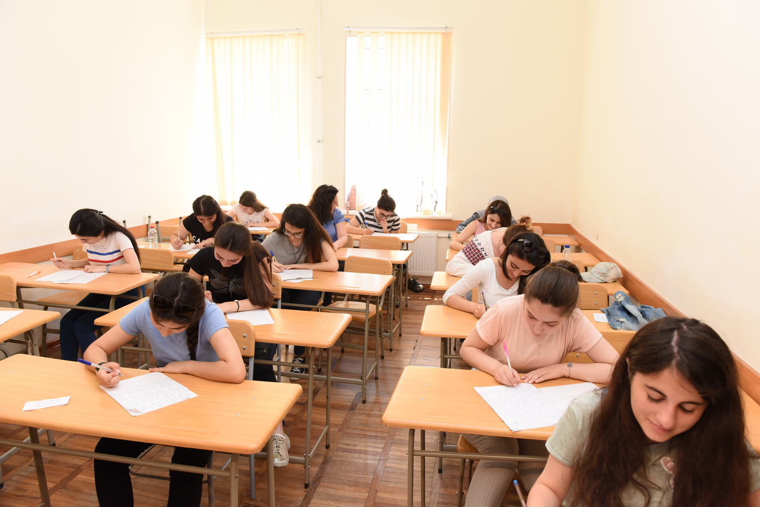 Экзамен сессия летняя. Imtahan 201. Университет языков в Баку 2021. Частные вузы.
