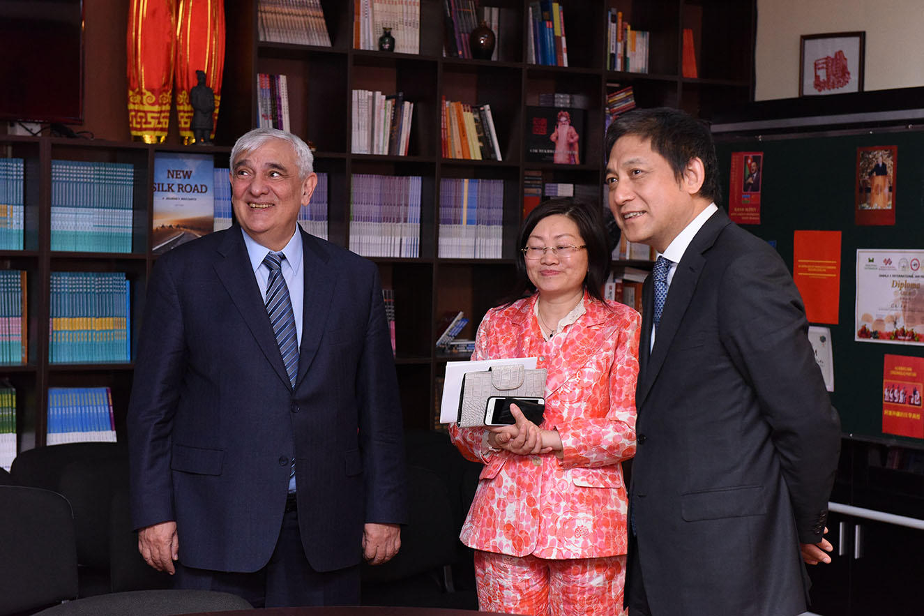 ADU ilə Pekin Xarici Dillər Universiteti arasında anlaşma memorandumu imzalanıb