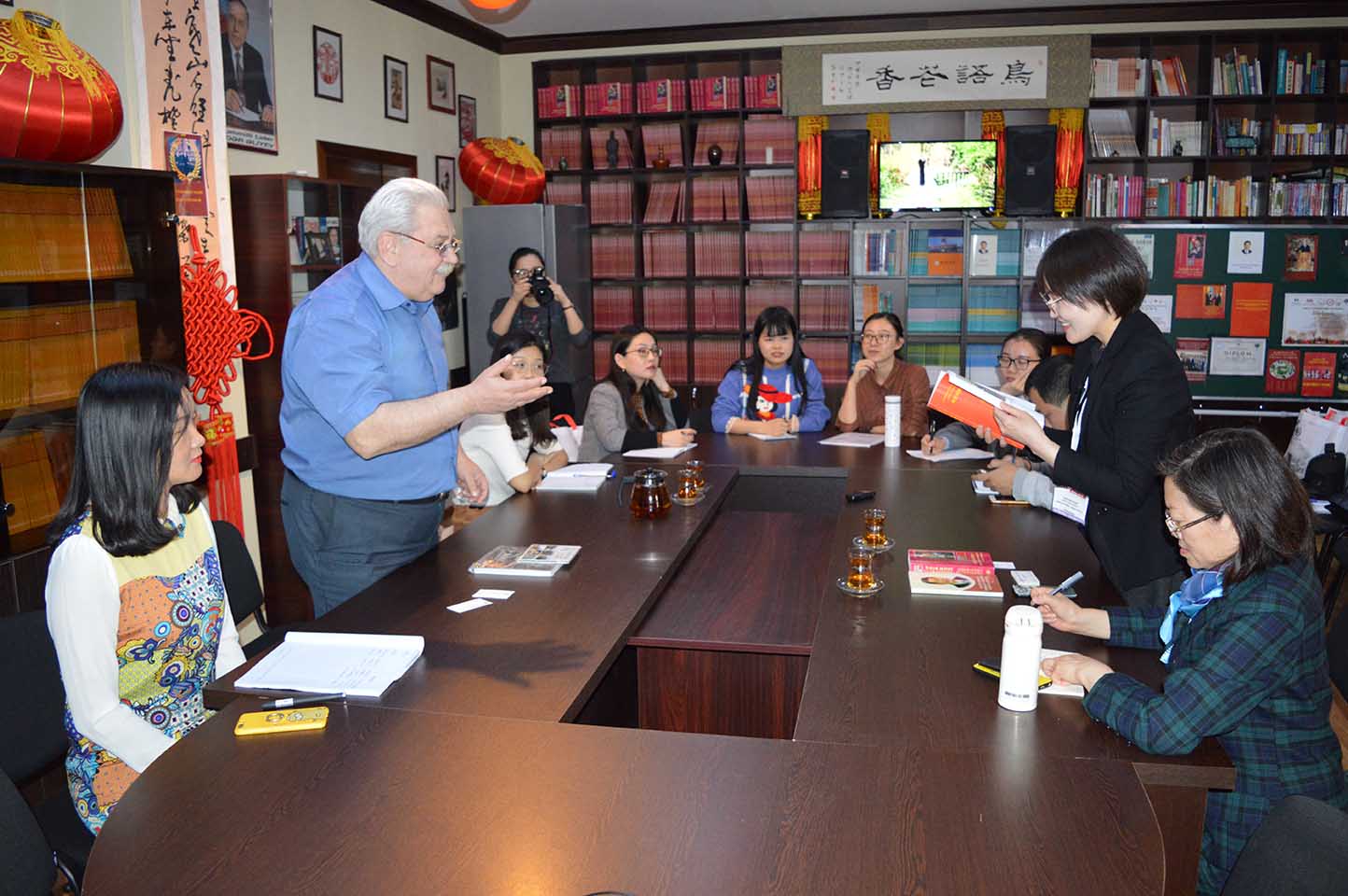 Dillər Universitetinin Konfutsi İnstitutu turizm sahəsində əməkdaşlığı genişləndirir