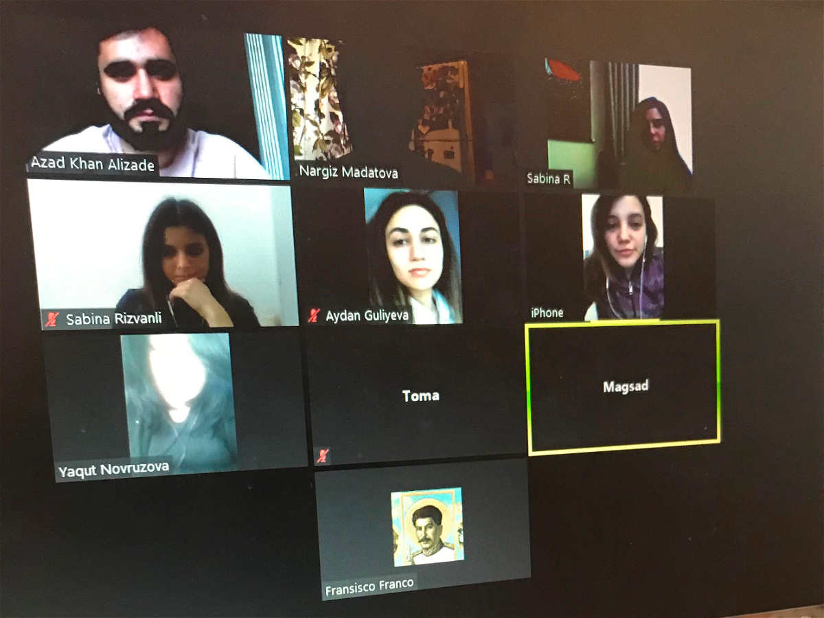 İspan dili mərkəzinin təşkilatçılığı ilə Virtual Danışıq Klubu
